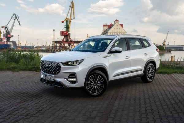 Прокат авто chery tiggo-8-pro-max эконом класса 2024 года в городе Калининград от 4472 руб./сутки, передний привод, двигатель: бензин, объем 1598 литров, ОСАГО (Мультидрайв), без водителя, недорого - RentRide