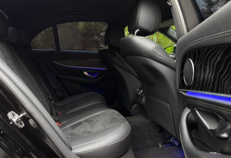 Аренда mercedes-benz e-klass бизнес класса 2020 года в городе Москва от 5992 руб./сутки, полный привод, двигатель: бензин, объем 1991 литр, ОСАГО (Мультидрайв), без водителя, недорого, вид 3 - RentRide