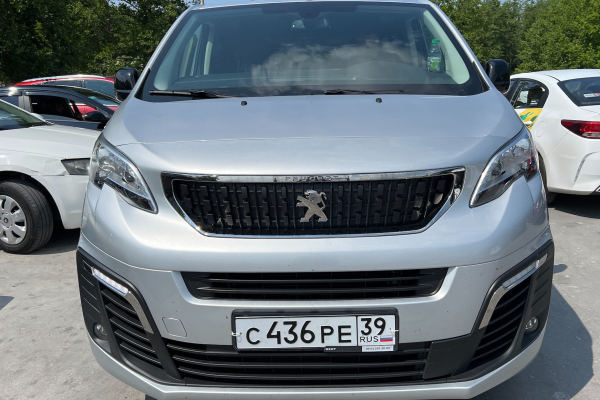 Прокат авто peugeot traveller 2019 года в городе Калининград от 6392 руб./сутки, передний привод, двигатель: дизель, объем 2 литра, каско (Впишу в полис), ОСАГО (Мультидрайв), без водителя, недорого - RentRide