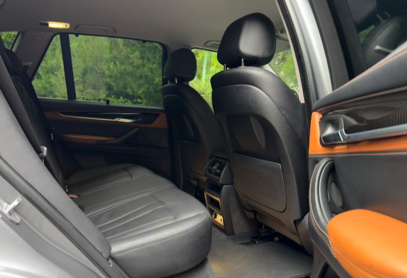 Аренда bmw x5 бизнес класса 2018 года в городе Москва от 5990 руб./сутки, полный привод, двигатель: бензин, объем 3 литра, каско (Впишу в полис), ОСАГО (Мультидрайв), без водителя, недорого, вид 3 - RentRide