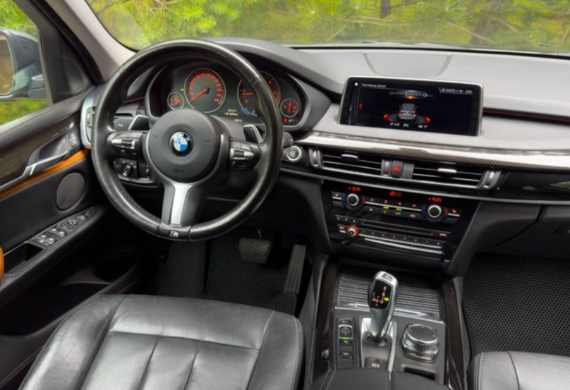 Аренда bmw x5 бизнес класса 2018 года в городе Москва от 5990 руб./сутки, полный привод, двигатель: бензин, объем 3 литра, каско (Впишу в полис), ОСАГО (Мультидрайв), без водителя, недорого, вид 4 - RentRide
