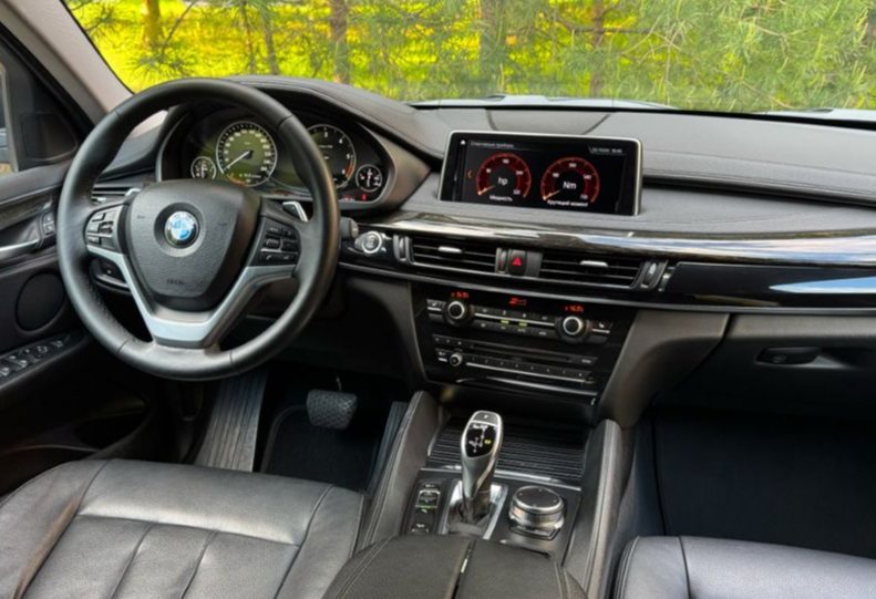 Аренда bmw x6 бизнес класса 2018 года в городе Москва от 5590 руб./сутки, полный привод, двигатель: дизель, объем 3 литра, каско (Впишу в полис), ОСАГО (Мультидрайв), без водителя, недорого, вид 4 - RentRide
