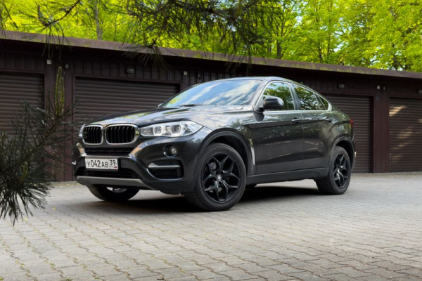 bmw x6 2018 года Прокат авто bmw x6 бизнес класса 2018 года в городе Калининград от 5590 руб./сутки, полный привод, двигатель: дизель, объем 3 литра, каско (Впишу в полис), ОСАГО (Мультидрайв), без водителя, недорого - RentRide