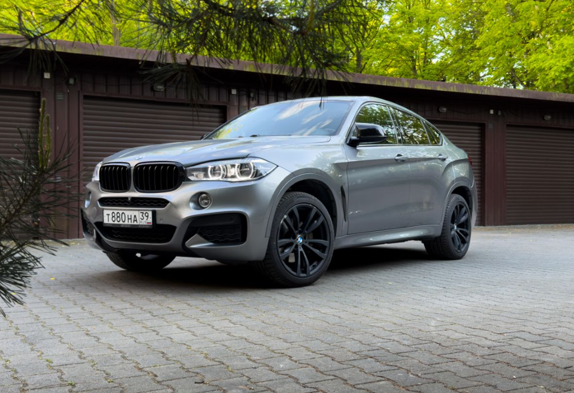 Аренда bmw x6 бизнес класса 2018 года в городе Москва от 5990 руб./сутки, полный привод, двигатель: дизель, объем 3 литра, каско (Впишу в полис), ОСАГО (Мультидрайв), без водителя, недорого - RentRide