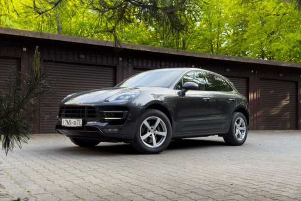 porsche macan 2016 года Прокат авто porsche macan бизнес класса 2016 года в городе Калининград от 7990 руб./сутки, полный привод, двигатель: бензин, объем 2.5 литров, каско (Впишу в полис), ОСАГО (Мультидрайв), без водителя, недорого - RentRide