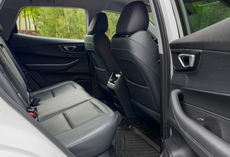 Аренда chery tiggo-4 эконом класса 2024 года в городе Москва от 2590 руб./сутки, передний привод, двигатель: бензин, объем 1.5 литров, каско (Впишу в полис), ОСАГО (Мультидрайв), без водителя, недорого, вид 3 - RentRide