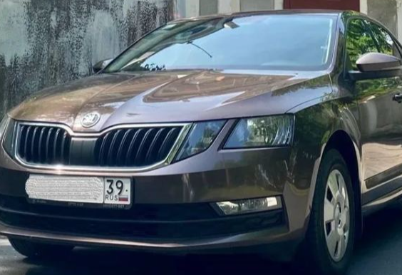 Аренда skoda octavia эконом класса 2017 года в городе Москва от 2872 руб./сутки, передний привод, двигатель: бензин, объем 1598 литров, ОСАГО (Мультидрайв), без водителя, недорого, вид 2 - RentRide