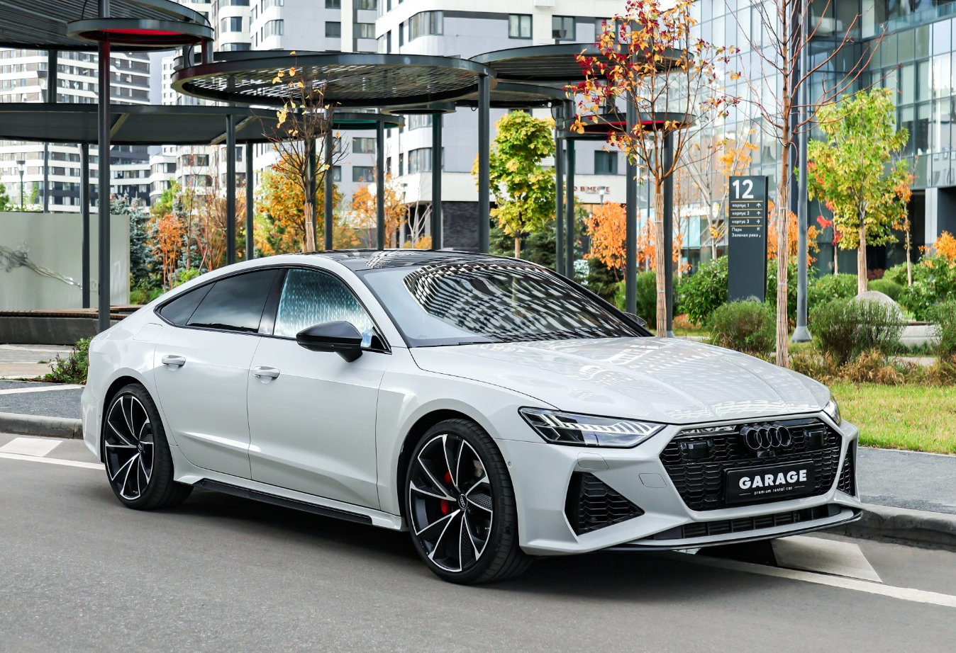 Аренда audi a7 премиум класса 2019 года в городе Москва Авиамоторная от 11120 руб./сутки, полный привод, двигатель: дизель, объем 3 литра, каско (Мультидрайв), ОСАГО (Мультидрайв), без водителя, недорого - RentRide