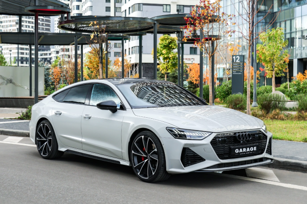 Прокат авто audi a7 премиум класса 2019 года в городе Москва Авиамоторная от 11120 руб./сутки, полный привод, двигатель: дизель, объем 3 литра, каско (Мультидрайв), ОСАГО (Мультидрайв), без водителя, недорого - RentRide