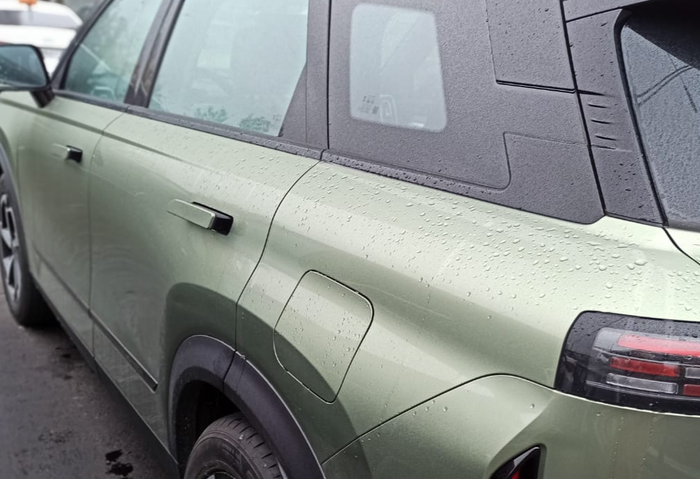 Аренда jaecoo j7 стандарт класса 2024 года в городе Москва Народное Ополчение от 4000 руб./сутки, передний привод, двигатель: бензин, объем 1.6 литров, каско (Мультидрайв), ОСАГО (Мультидрайв), без водителя, недорого, вид 8 - RentRide