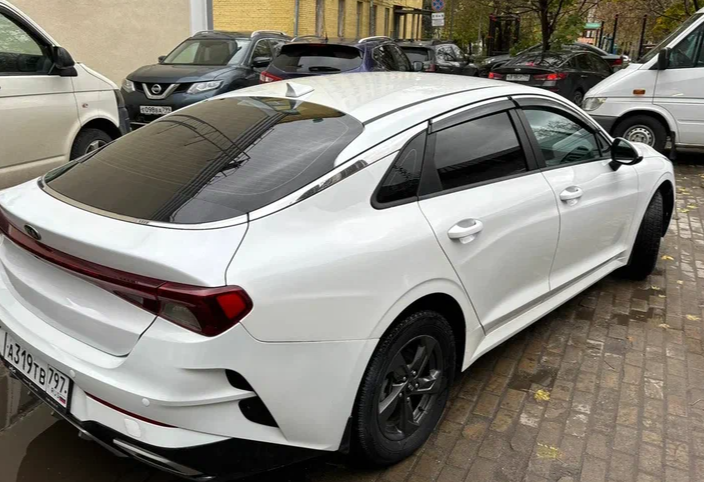 Аренда kia k5 стандарт класса 2021 года в городе Москва Бауманская от 3200 руб./сутки, передний привод, двигатель: бензин, объем 150 литров, ОСАГО (Впишу в полис), без водителя, недорого, вид 3 - RentRide