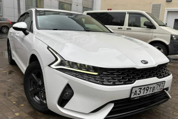 kia k5 2021 года Прокат авто kia k5 стандарт класса 2021 года в городе Москва Бауманская от 3200 руб./сутки, передний привод, двигатель: бензин, объем 150 литров, ОСАГО (Впишу в полис), без водителя, недорого - RentRide