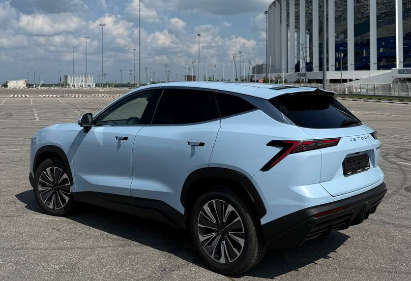 Аренда jetour dashing бизнес класса 2025 года в городе Москва Народное Ополчение от 4240 руб./сутки, передний привод, двигатель: бензин, объем 1.6 литров, каско (Мультидрайв), ОСАГО (Мультидрайв), без водителя, недорого, вид 3 - RentRide