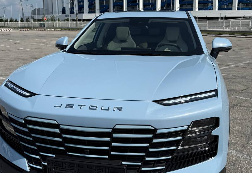 Аренда jetour dashing бизнес класса 2025 года в городе Москва Народное Ополчение от 4240 руб./сутки, передний привод, двигатель: бензин, объем 1.6 литров, каско (Мультидрайв), ОСАГО (Мультидрайв), без водителя, недорого - RentRide