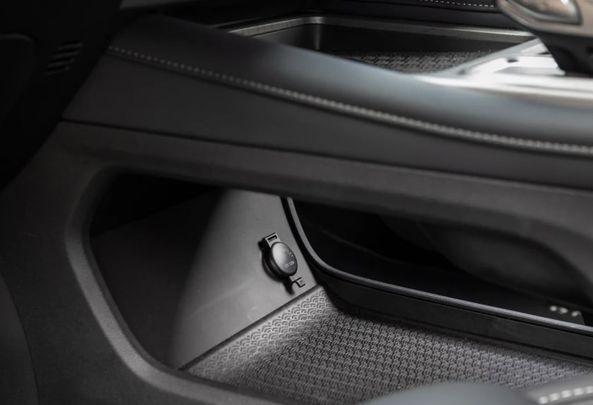 Аренда chery arrizo-8 стандарт класса 2023 года в городе Москва Щукинская от 3976 руб./сутки, передний привод, двигатель: бензин, объем 1.6 литров, каско (Мультидрайв), ОСАГО (Мультидрайв), без водителя, недорого, вид 18 - RentRide