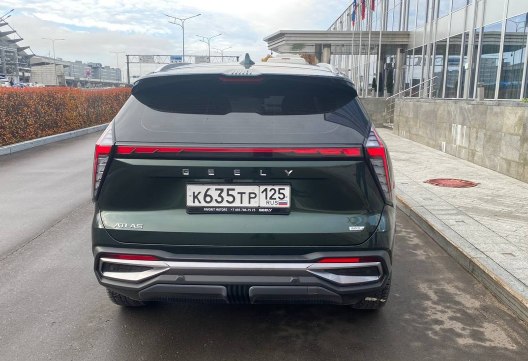 Аренда geely atlas комфорт класса 2024 года в городе Москва Щукинская от 4400 руб./сутки, передний привод, двигатель: бензин, объем 2 литра, каско (Мультидрайв), ОСАГО (Мультидрайв), без водителя, недорого, вид 5 - RentRide