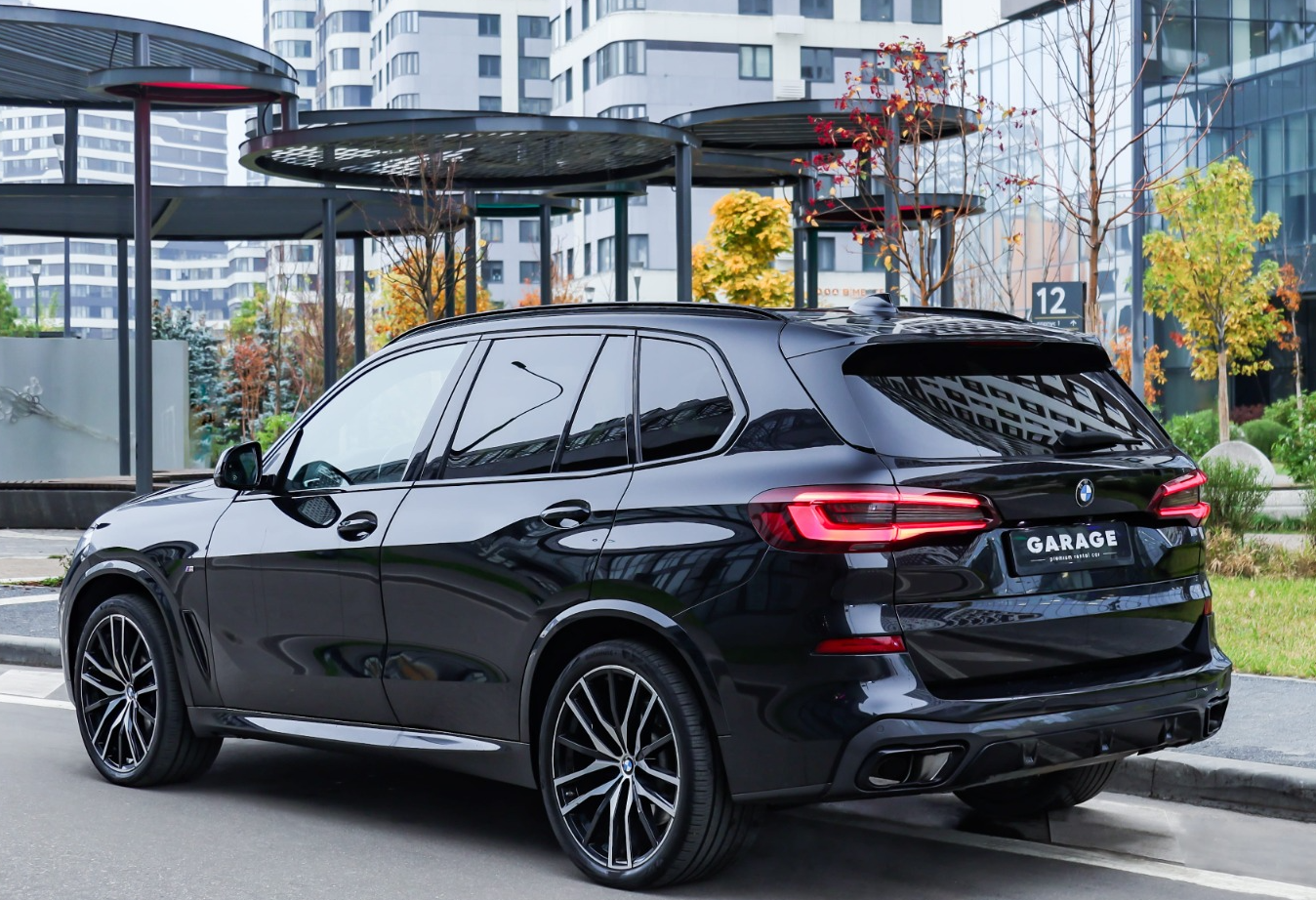 Аренда bmw x5 бизнес класса 2020 года в городе Москва Авиамоторная от 16720 руб./сутки, полный привод, двигатель: дизель, объем 3 литра, каско (Мультидрайв), ОСАГО (Мультидрайв), без водителя, недорого, вид 3 - RentRide