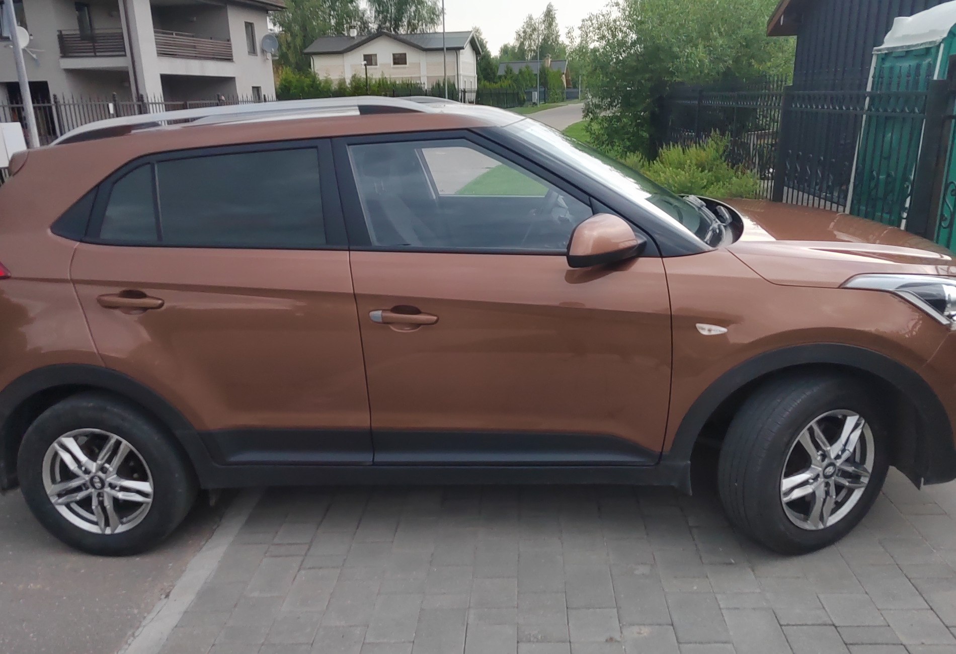 Аренда hyundai creta эконом класса 2017 года в городе Москва Красногорская от 2800 руб./сутки, полный привод, двигатель: бензин, объем 2 литра, ОСАГО (Мультидрайв), без водителя, недорого, вид 2 - RentRide