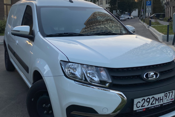Прокат авто lada largus эконом класса 2025 года в городе Москва Зюзино от 2000 руб./сутки, передний привод, двигатель: бензин, объем 1.6 литров, каско (Мультидрайв), ОСАГО (Мультидрайв), без водителя, недорого - RentRide