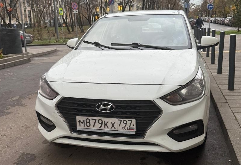 Аренда hyundai solaris эконом класса 2018 года в городе Москва Стахановская от 1900 руб./сутки, передний привод, двигатель: бензин, объем 1.4 литра, ОСАГО (Мультидрайв), без водителя, недорого, вид 4 - RentRide