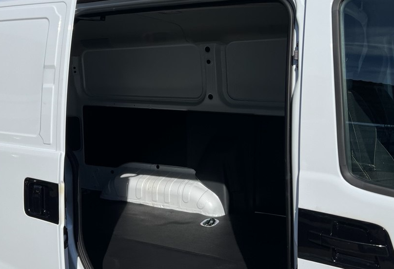 Аренда sollers sf-1 2025 года в городе Москва Зюзино от 3700 руб./сутки, передний привод, двигатель: бензин, объем 2 литра, каско (Мультидрайв), ОСАГО (Мультидрайв), без водителя, недорого, вид 4 - RentRide