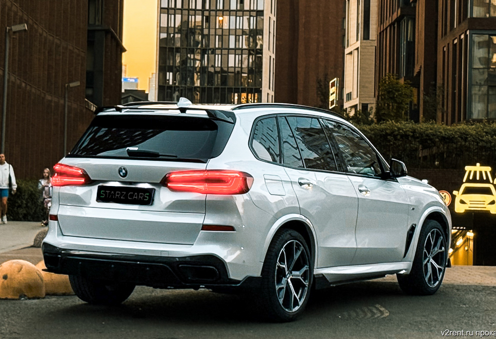 Аренда bmw x5 премиум класса 2021 года в городе Москва Филатов луг от 19200 руб./сутки, полный привод, двигатель: бензин, объем 3 литра, каско (Мультидрайв), ОСАГО (Мультидрайв), без водителя, недорого, вид 6 - RentRide