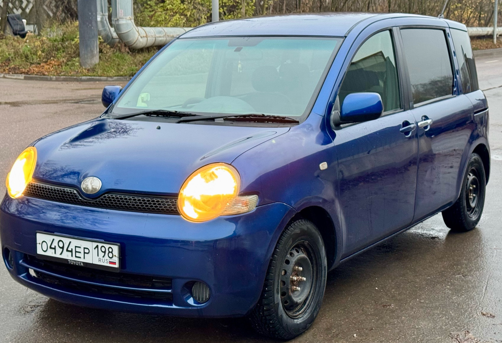Аренда toyota sienta эконом класса 2005 года в городе Москва Коптево от 1880 руб./сутки, передний привод, двигатель: бензин, объем 1.5 литров, ОСАГО (Впишу в полис), без водителя, недорого, вид 4 - RentRide