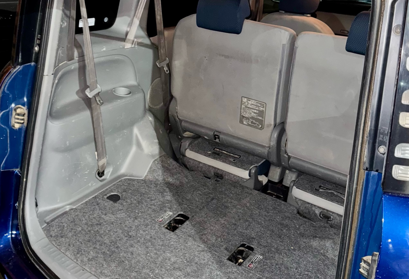 Аренда toyota sienta эконом класса 2005 года в городе Москва Коптево от 1880 руб./сутки, передний привод, двигатель: бензин, объем 1.5 литров, ОСАГО (Впишу в полис), без водителя, недорого, вид 6 - RentRide