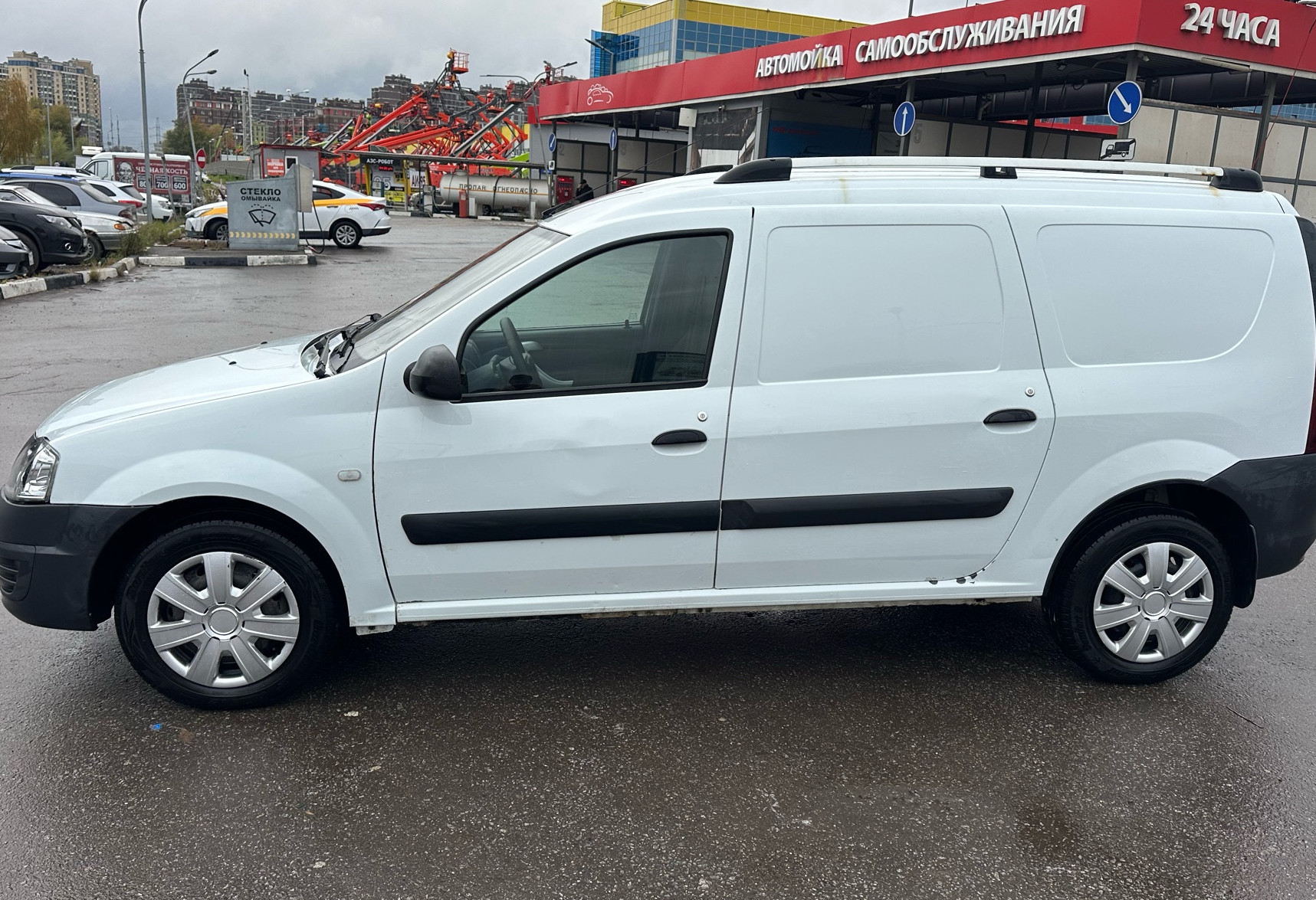 Аренда lada largus-furgon эконом класса 2016 года в городе Москва от 1360 руб./сутки, передний привод, двигатель: бензин, объем 1.6 литров, ОСАГО (Впишу в полис), без водителя, недорого, вид 6 - RentRide