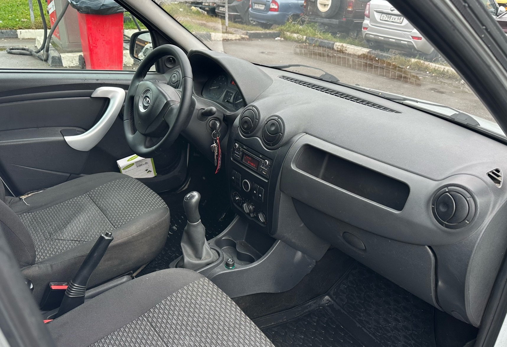 Аренда lada largus-furgon эконом класса 2016 года в городе Москва от 1360 руб./сутки, передний привод, двигатель: бензин, объем 1.6 литров, ОСАГО (Впишу в полис), без водителя, недорого, вид 7 - RentRide