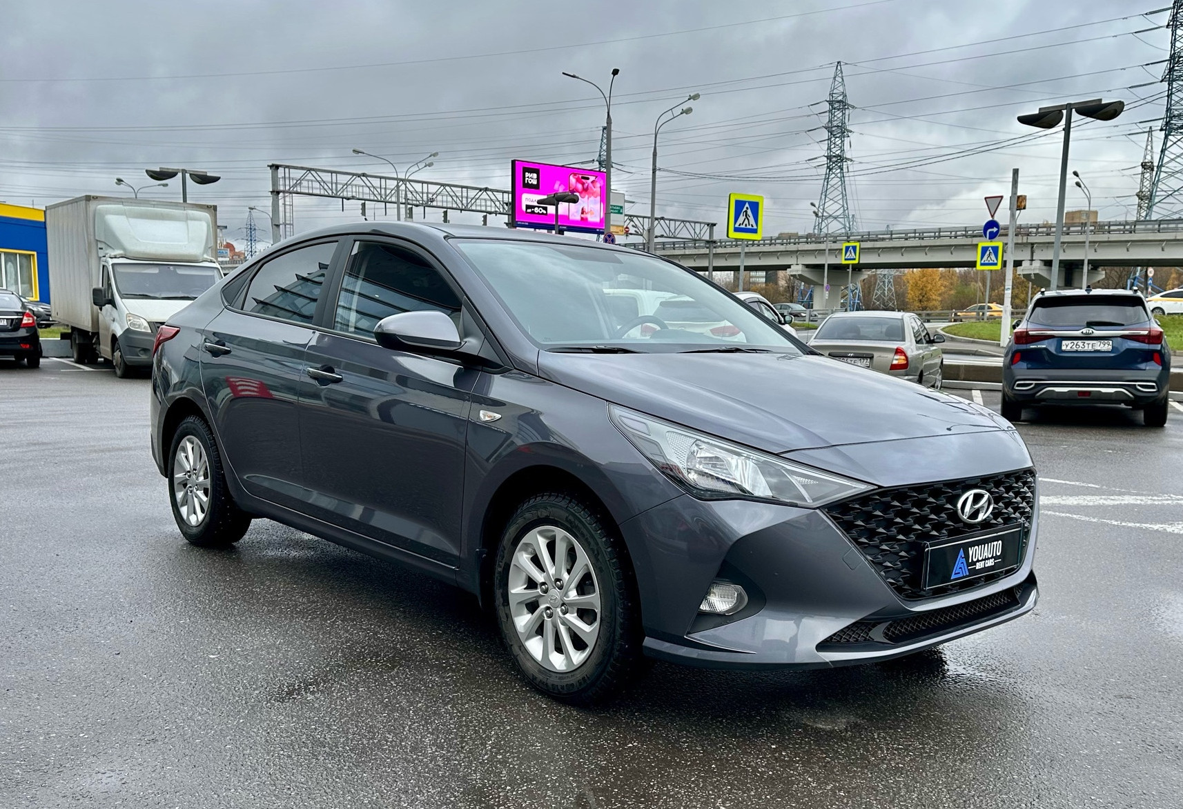 Аренда hyundai solaris эконом класса 2022 года в городе Москва от 2290 руб./сутки, передний привод, двигатель: бензин, объем 1.6 литров, каско (Мультидрайв), ОСАГО (Мультидрайв), без водителя, недорого, вид 3 - RentRide