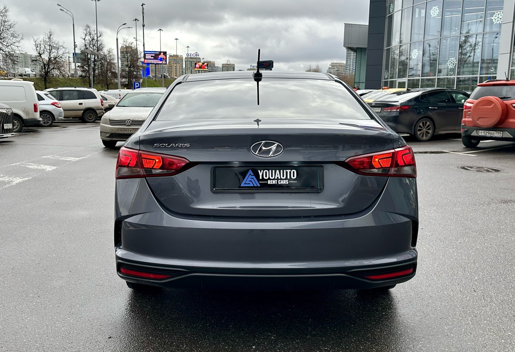 Аренда hyundai solaris эконом класса 2022 года в городе Москва от 2290 руб./сутки, передний привод, двигатель: бензин, объем 1.6 литров, каско (Мультидрайв), ОСАГО (Мультидрайв), без водителя, недорого, вид 5 - RentRide