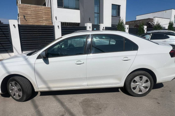 Прокат авто volkswagen polo эконом класса 2021 года в городе Тольятти от 2160 руб./сутки, передний привод, двигатель: бензин, объем 1.6 литров, каско (Мультидрайв), ОСАГО (Мультидрайв), без водителя, недорого - RentRide