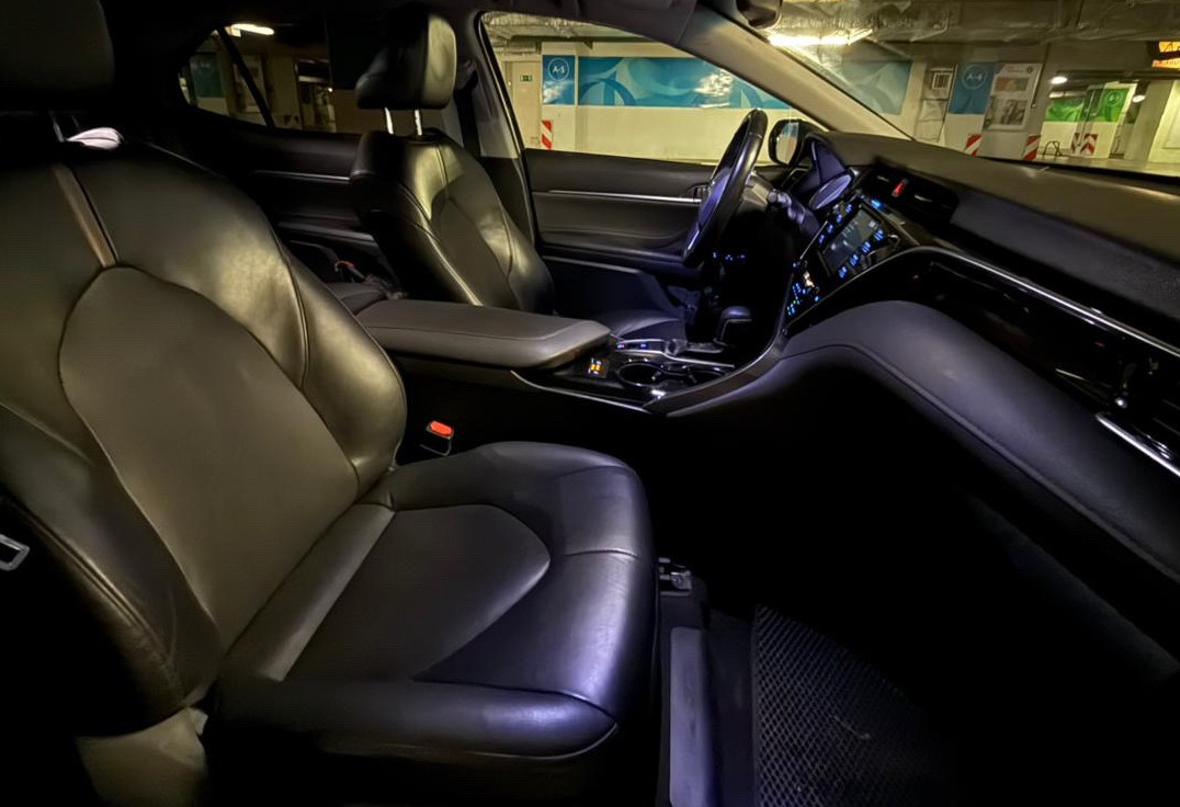 Аренда toyota camry стандарт класса 2019 года в городе Москва Проспект Вернадского от 3300 руб./сутки, передний привод, двигатель: бензин, объем 2.5 литров, ОСАГО (Мультидрайв), без водителя, недорого, вид 10 - RentRide