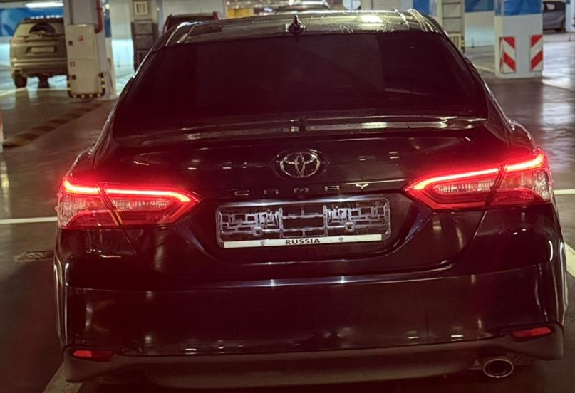 Аренда toyota camry стандарт класса 2019 года в городе Москва Проспект Вернадского от 3300 руб./сутки, передний привод, двигатель: бензин, объем 2.5 литров, ОСАГО (Мультидрайв), без водителя, недорого, вид 4 - RentRide