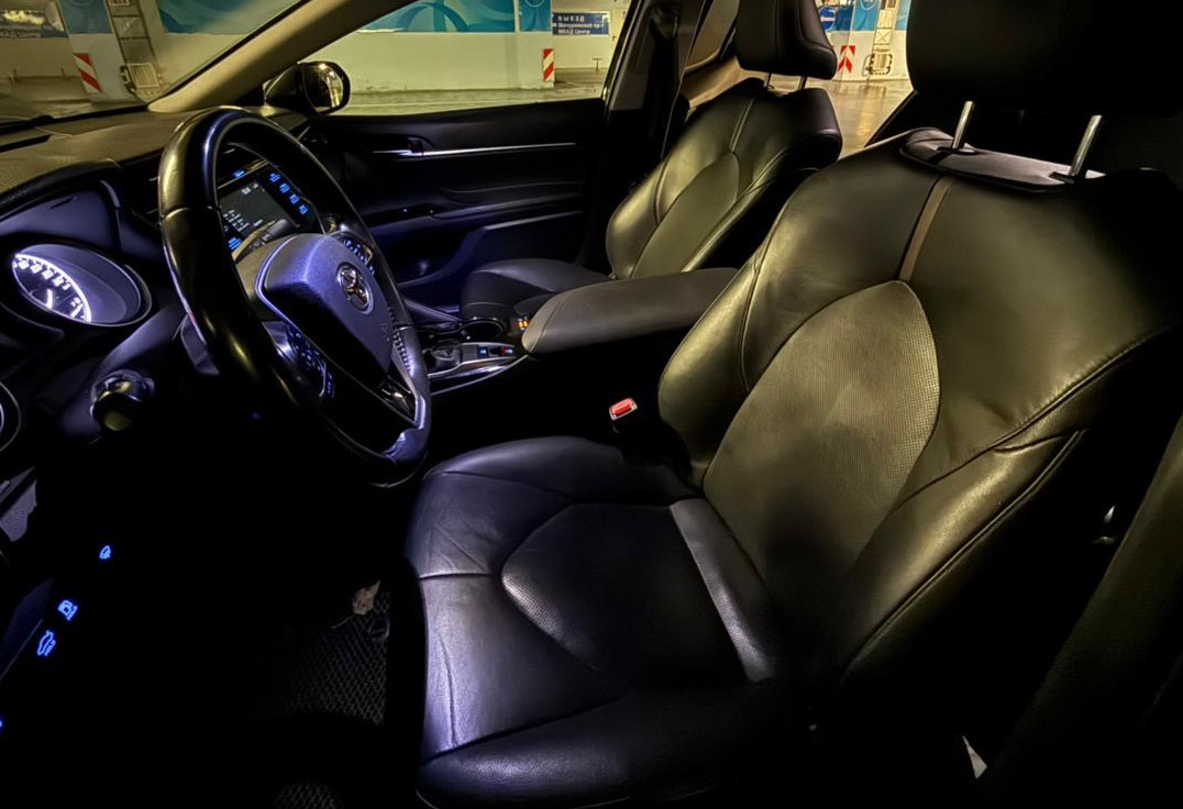 Аренда toyota camry стандарт класса 2019 года в городе Москва Проспект Вернадского от 3300 руб./сутки, передний привод, двигатель: бензин, объем 2.5 литров, ОСАГО (Мультидрайв), без водителя, недорого, вид 9 - RentRide