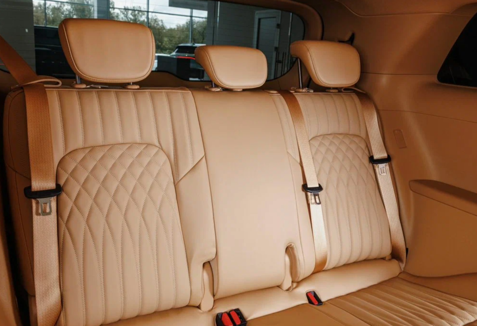 Аренда voyah dream 2023 года в городе Москва Котельники от 13600 руб./сутки, полный привод, двигатель: гибрид, объем 1.5 литров, каско (Впишу в полис), ОСАГО (Впишу в полис), без водителя, недорого, вид 5 - RentRide