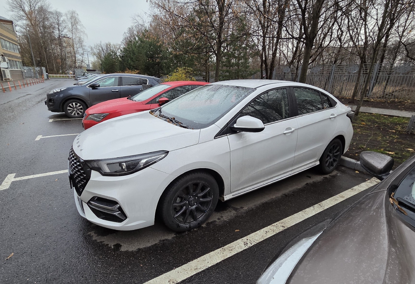 Аренда omoda s5 эконом класса 2024 года в городе Москва Преображенская площадь от 1790 руб./сутки, передний привод, двигатель: бензин, объем 1.5 литров, ОСАГО (Мультидрайв), без водителя, недорого, вид 2 - RentRide