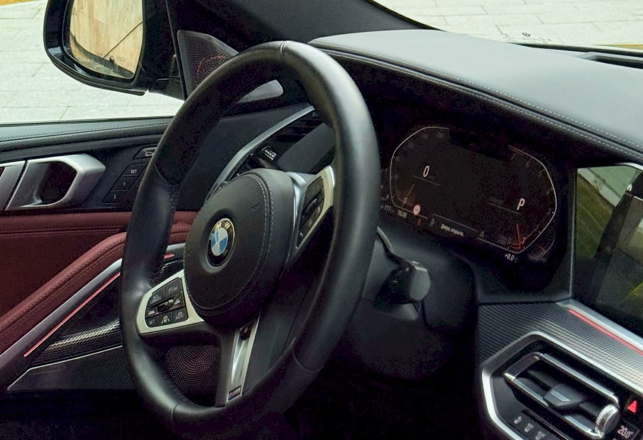 Аренда bmw x6 премиум класса 2023 года в городе Москва Новаторская от 15000 руб./сутки, полный привод, двигатель: бензин, объем 3 литра, каско (Мультидрайв), ОСАГО (Мультидрайв), без водителя, недорого, вид 9 - RentRide