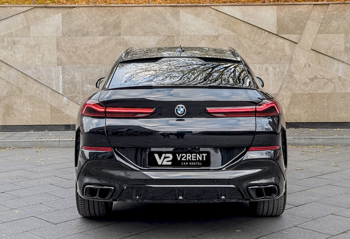 Аренда bmw x6 премиум класса 2023 года в городе Москва Новаторская от 15000 руб./сутки, полный привод, двигатель: бензин, объем 3 литра, каско (Мультидрайв), ОСАГО (Мультидрайв), без водителя, недорого, вид 2 - RentRide