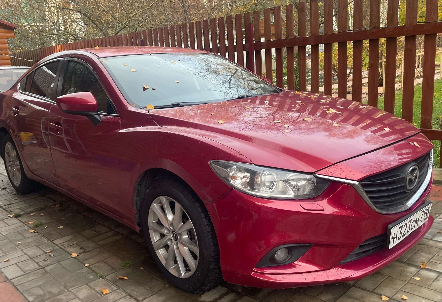 Аренда mazda 6 комфорт класса 2014 года в городе Москва Домодедовская от 3000 руб./сутки, задний привод, двигатель: бензин, объем 2.5 литров, ОСАГО (Мультидрайв), без водителя, недорого, вид 2 - RentRide