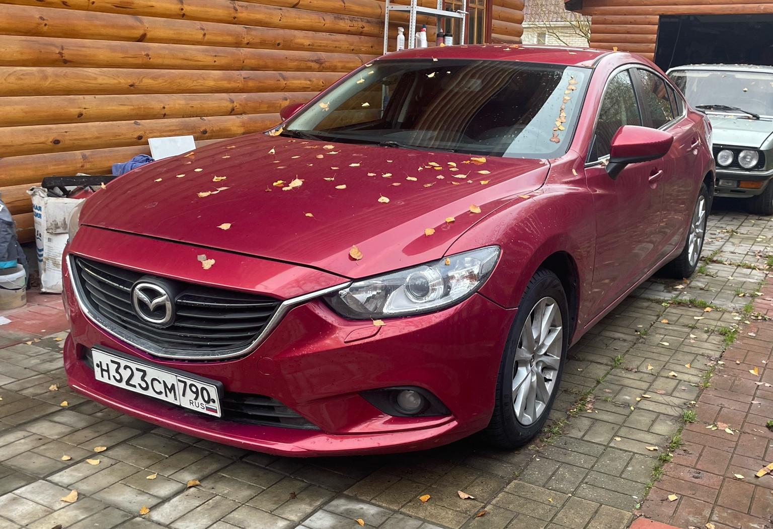 Аренда mazda 6 комфорт класса 2014 года в городе Москва Домодедовская от 3000 руб./сутки, задний привод, двигатель: бензин, объем 2.5 литров, ОСАГО (Мультидрайв), без водителя, недорого - RentRide