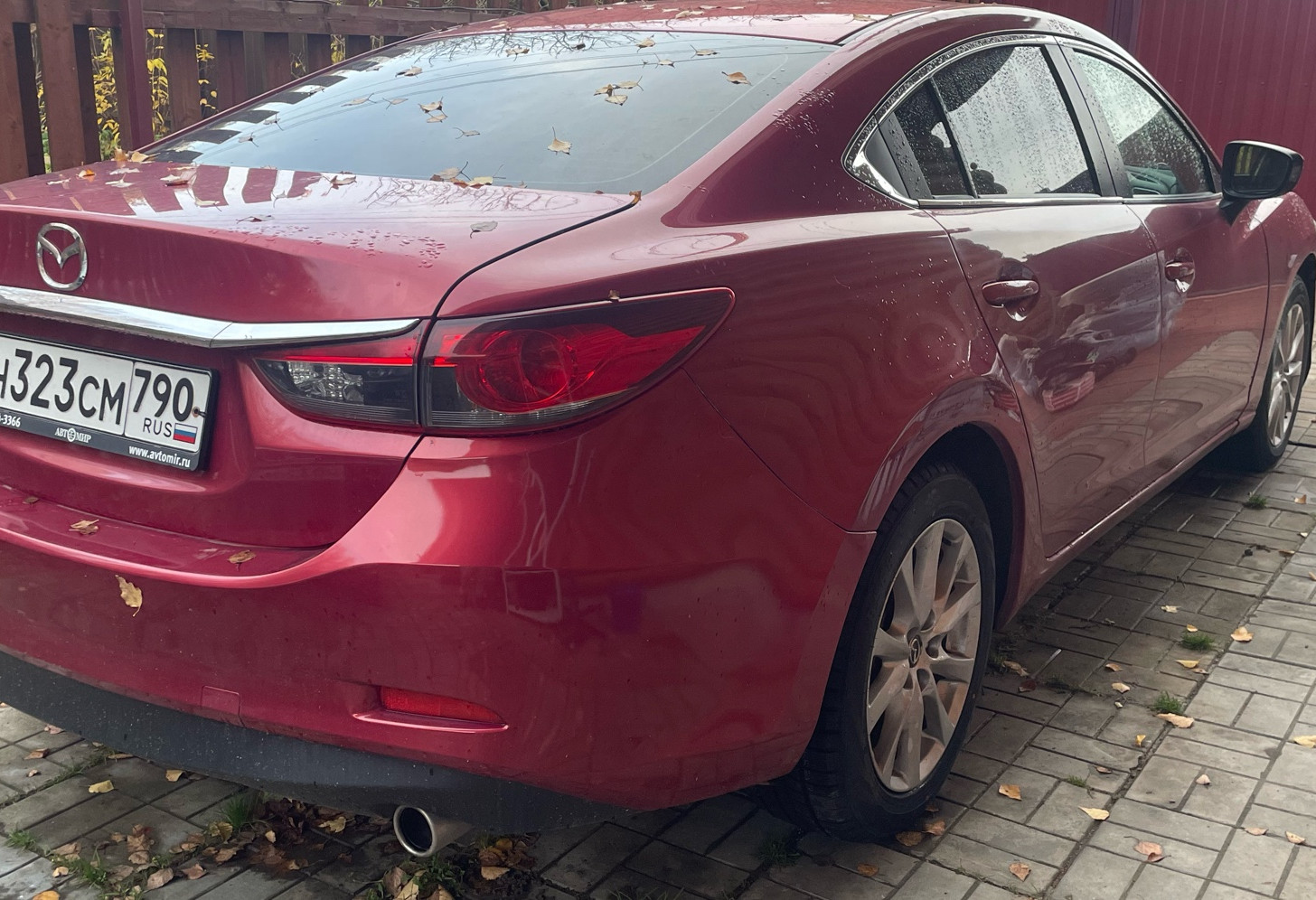 Аренда mazda 6 комфорт класса 2014 года в городе Москва Домодедовская от 3000 руб./сутки, задний привод, двигатель: бензин, объем 2.5 литров, ОСАГО (Мультидрайв), без водителя, недорого, вид 3 - RentRide