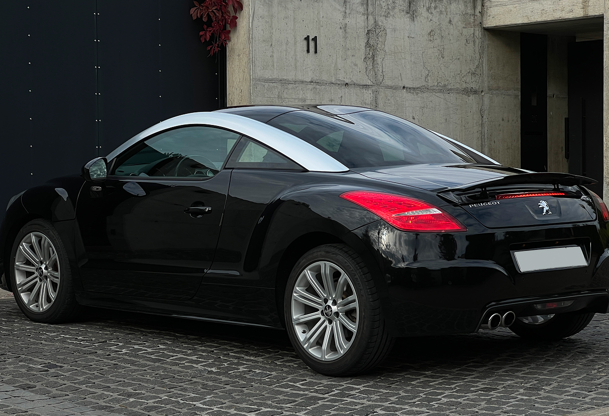 Аренда peugeot rcz 2012 года в городе Москва от 11192 руб./сутки, передний привод, двигатель: бензин, объем 1.6 литров, ОСАГО (Впишу в полис), без водителя, недорого, вид 2 - RentRide