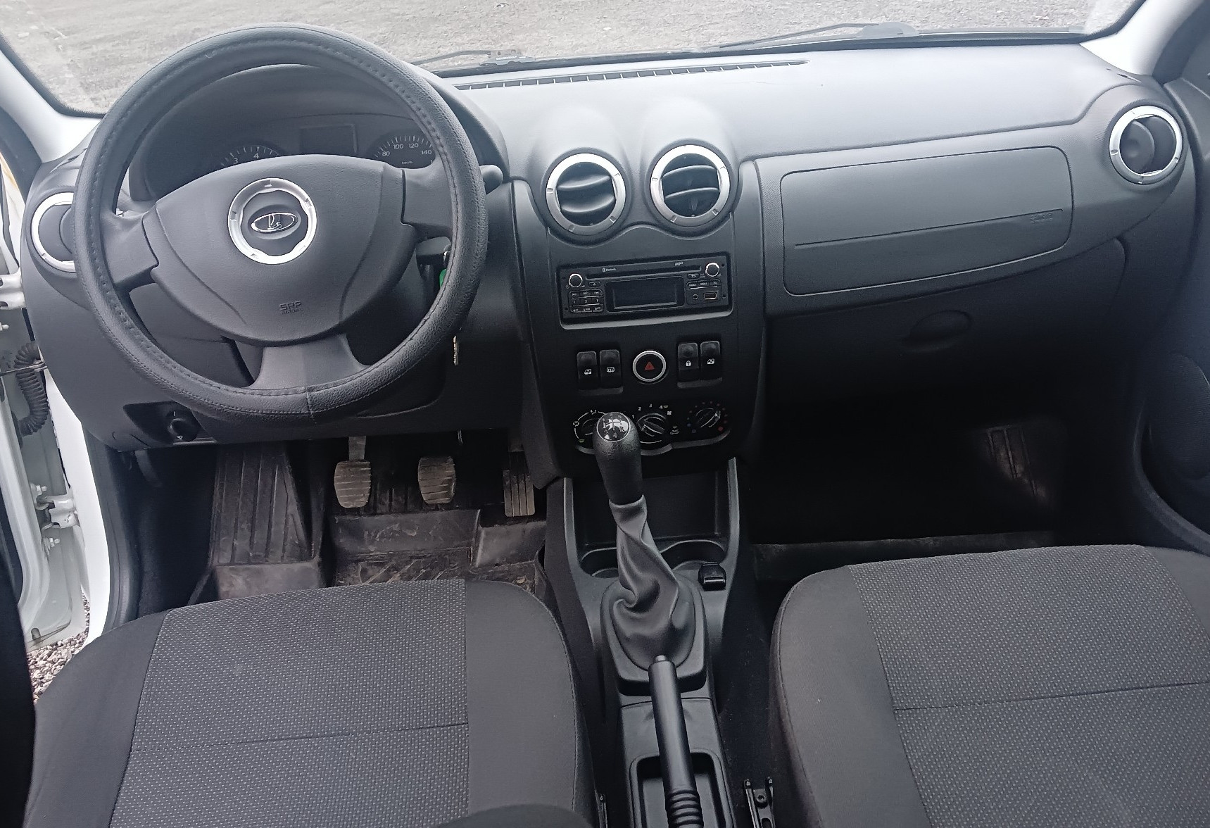 Аренда lada largus эконом класса 2018 года в городе Москва Котельники от 2000 руб./сутки, передний привод, двигатель: бензин, объем 1.6 литров, ОСАГО (Впишу в полис), без водителя, недорого, вид 7 - RentRide