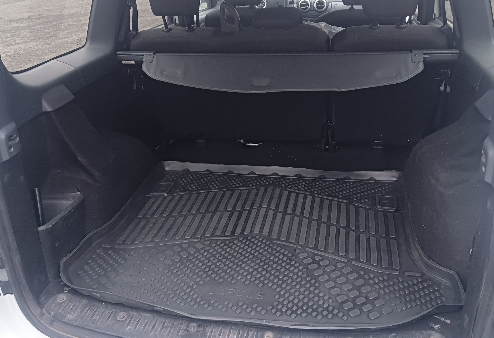 Аренда lada largus эконом класса 2018 года в городе Москва Котельники от 2000 руб./сутки, передний привод, двигатель: бензин, объем 1.6 литров, ОСАГО (Впишу в полис), без водителя, недорого, вид 9 - RentRide