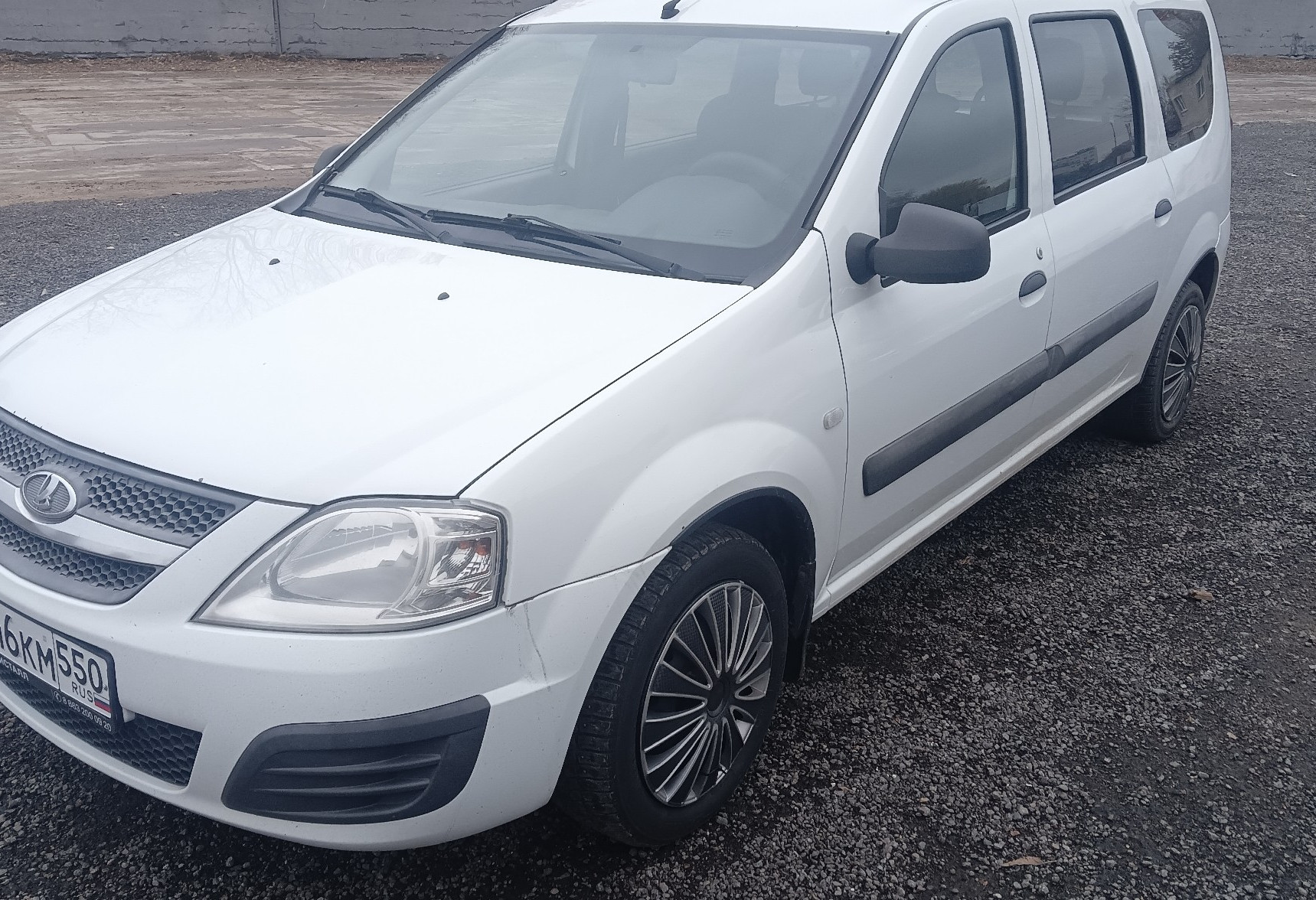 Аренда lada largus эконом класса 2018 года в городе Москва Котельники от 2000 руб./сутки, передний привод, двигатель: бензин, объем 1.6 литров, ОСАГО (Впишу в полис), без водителя, недорого - RentRide