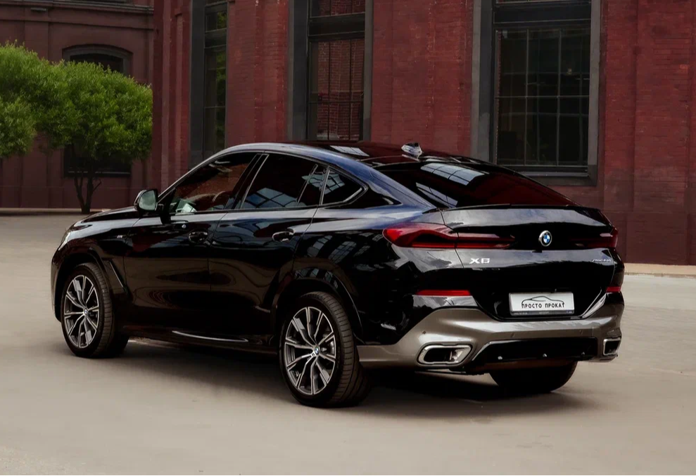 Аренда bmw x6 премиум класса 2020 года в городе Москва Нахимовский проспект от 16800 руб./сутки, полный привод, двигатель: дизель, объем 3 литра, каско (Мультидрайв), ОСАГО (Мультидрайв), без водителя, недорого, вид 2 - RentRide