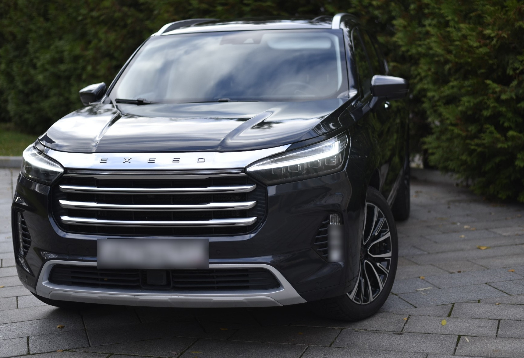 Аренда exeed vx бизнес класса 2023 года в городе Москва Румянцево от 5000 руб./сутки, полный привод, двигатель: бензин, объем 2 литра, ОСАГО (Мультидрайв), без водителя, недорого, вид 3 - RentRide