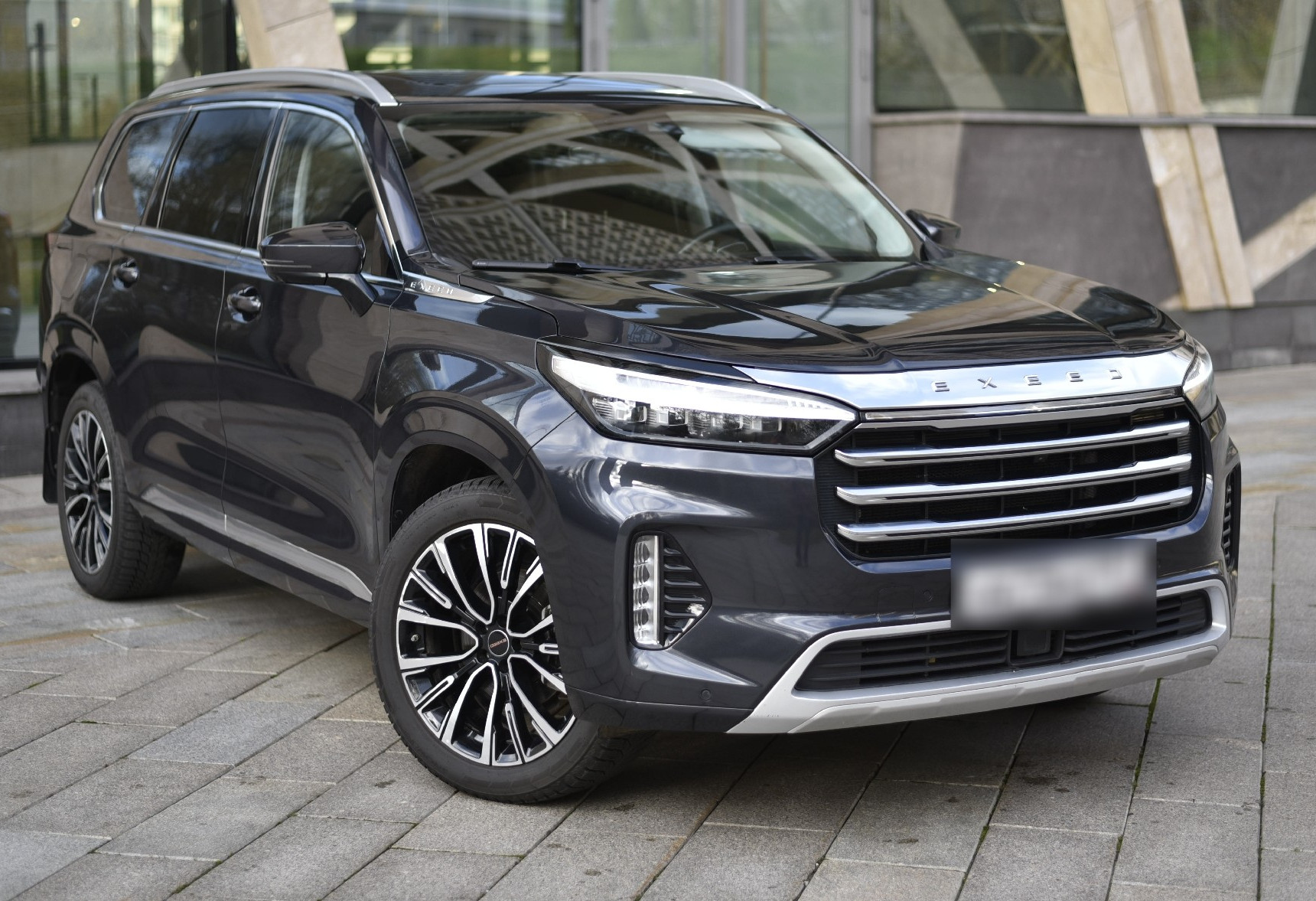 Аренда exeed vx бизнес класса 2023 года в городе Москва Румянцево от 5000 руб./сутки, полный привод, двигатель: бензин, объем 2 литра, ОСАГО (Мультидрайв), без водителя, недорого, вид 5 - RentRide